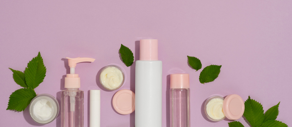 horizontal-banner-beauty-products-with-copy-space (1).jpg horizontal-banner-beauty-products-with-copy-space (1).jpg